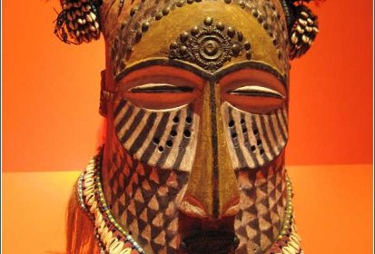 Masque de type Bwoon chez les KETE
