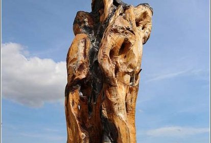 Joucas, sculpture "le Premier souffle"