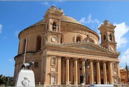 Mosta - Eglise Ste-Marie et son dôme (haut de 66m et 64m de diamètre)
