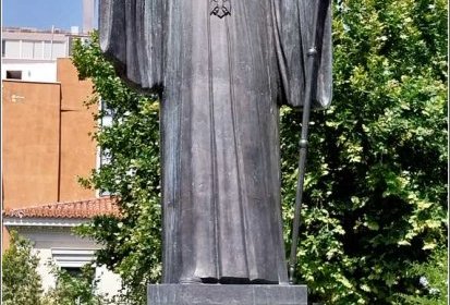 Athènes - Statue de l'archevêque Damaskinos - place Mitropolis