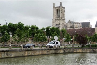 Troyes - le bassin de la préfecture