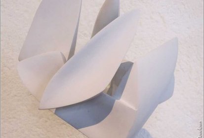 Parvine Curie - Double envol (matériau composite & poudre marbre blanc) 2003