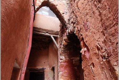 Roussillon, entre les murs