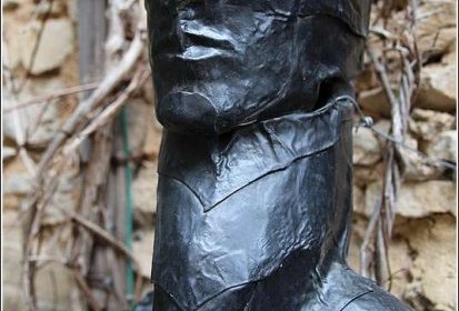 Joucas, sculpture