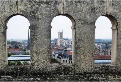 Trois arches, trois "Eglises"
