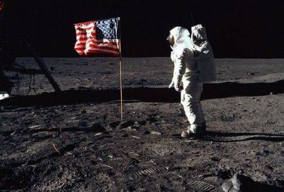sur la lune