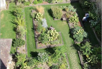Eglise Ste Madeleine - le Jardin de Innocents