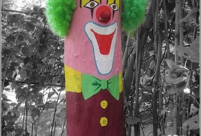 Drôles de troncs : le clown